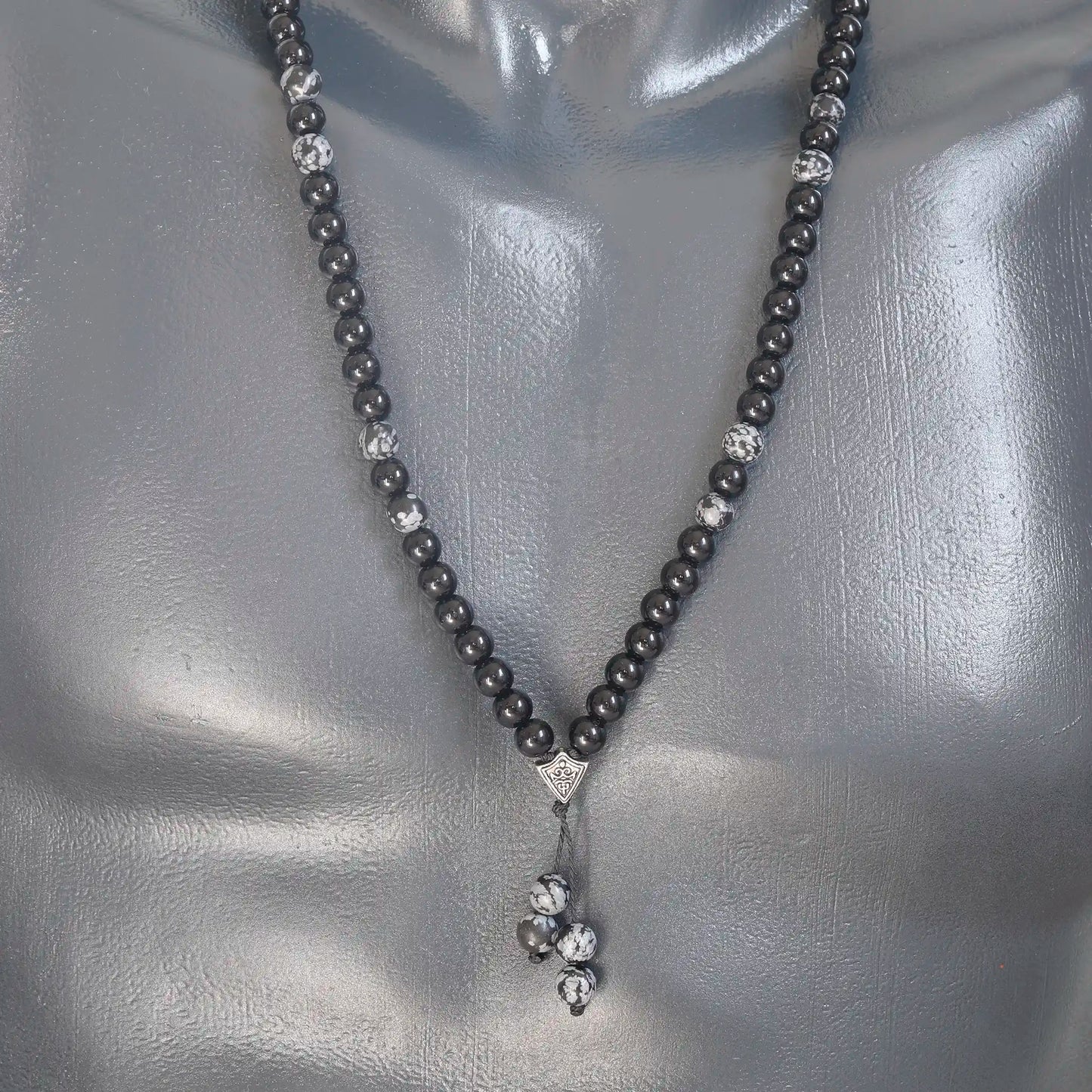 Gargantilla de macramé con cuentas de malaquita