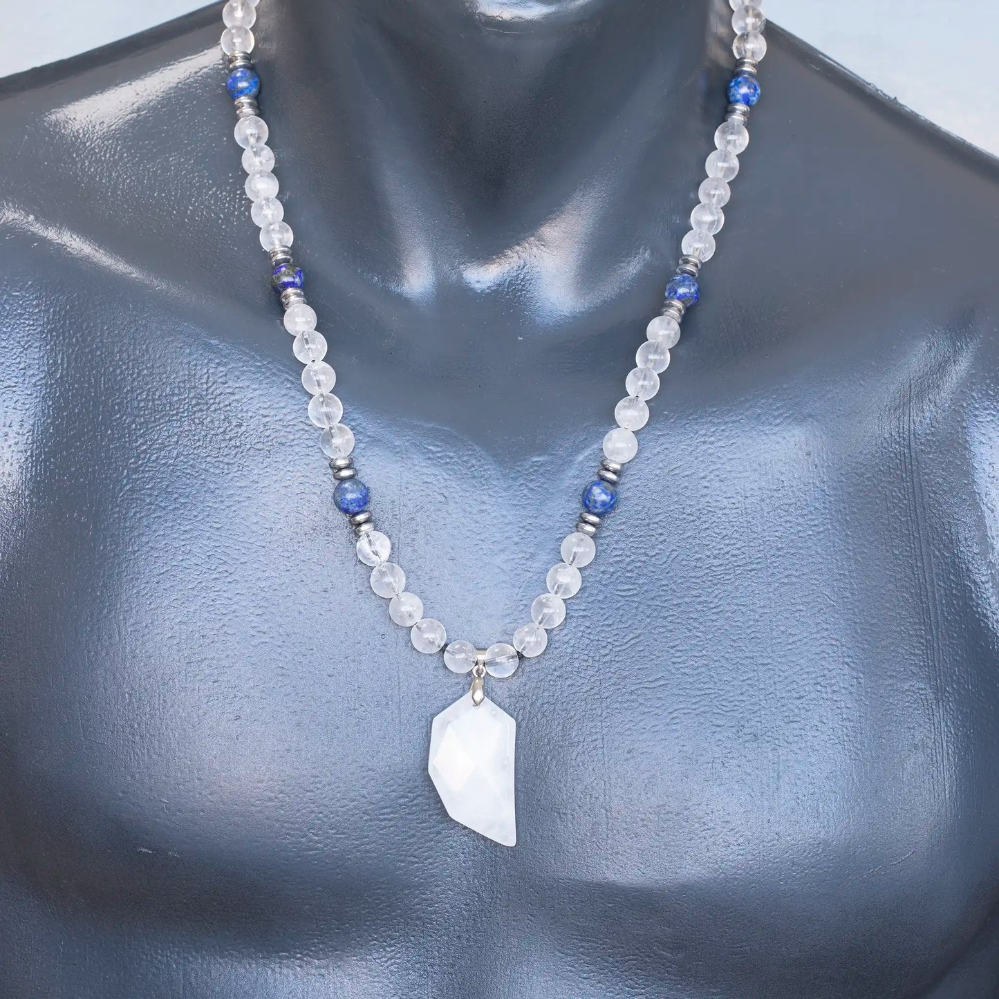 Colgante de león de latón, collar de macramé con cuentas de piedra de lava y ónix negro natural