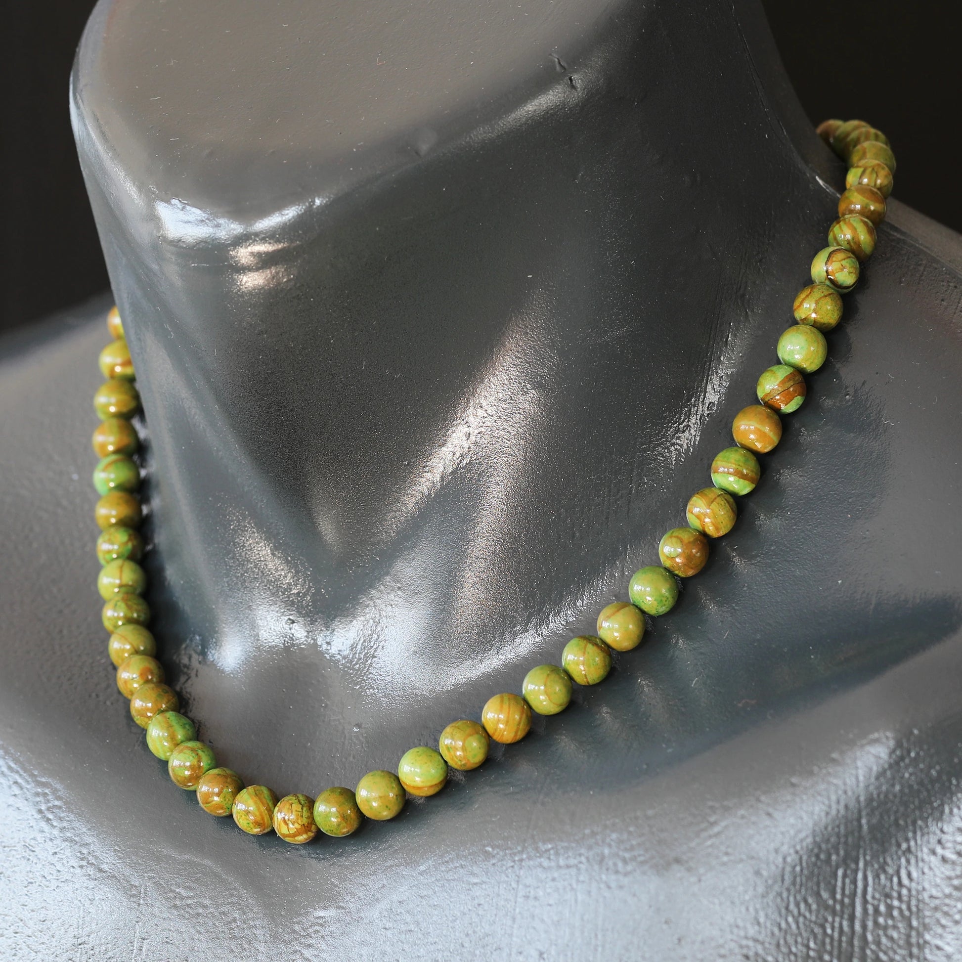 Natural Green Jasper Beaded Clasp Choker Necklace - ElisaJewelryArt