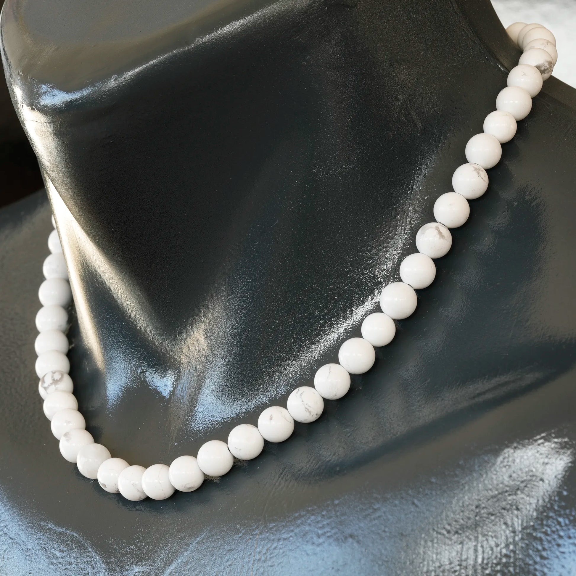 Natural Howlite Beaded Clasp Choker Necklace - ElisaJewelryArt