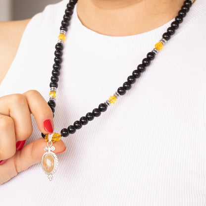 Colgante de león de latón, collar de macramé con cuentas de piedra de lava y ónix negro natural