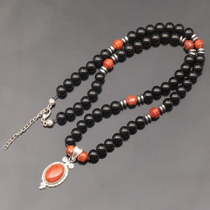 Colgante de león de latón, collar de macramé con cuentas de piedra de lava y ónix negro natural
