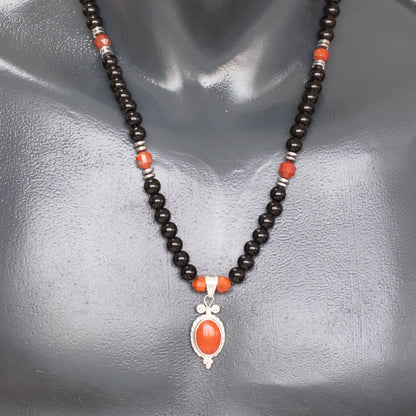 Colgante de león de latón, collar de macramé con cuentas de piedra de lava y ónix negro natural