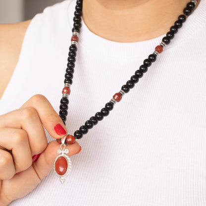 Colgante de león de latón, collar de macramé con cuentas de piedra de lava y ónix negro natural