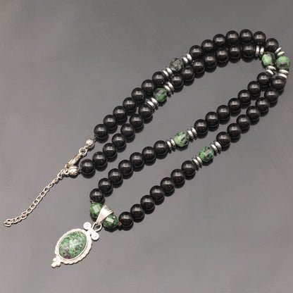 Colgante de león de latón, collar de macramé con cuentas de piedra de lava y ónix negro natural