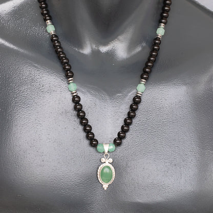 Colgante de león de latón, collar de macramé con cuentas de piedra de lava y ónix negro natural