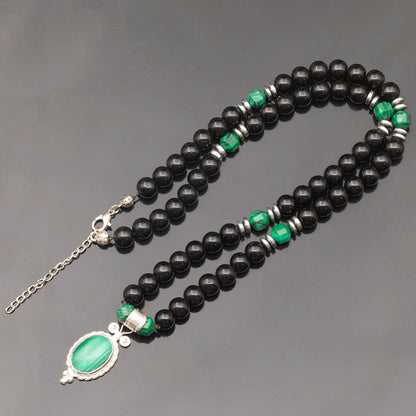 Löwenanhänger aus Messing, Makramee-Halskette mit natürlichen schwarzen Onyx- und Lavasteinperlen