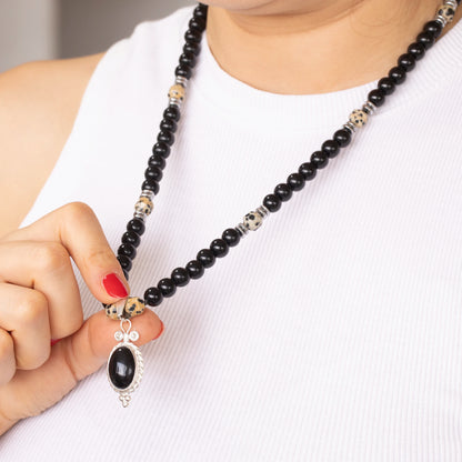 Colgante de león de latón, collar de macramé con cuentas de piedra de lava y ónix negro natural