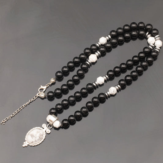 Colgante de león de latón, collar de macramé con cuentas de piedra de lava y ónix negro natural