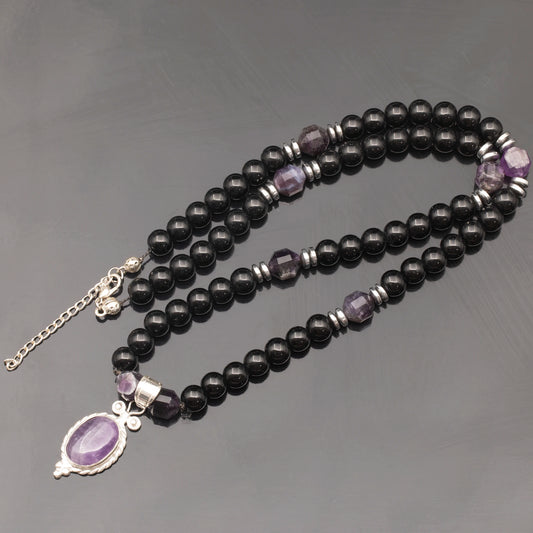 Colgante de león de latón, collar de macramé con cuentas de piedra de lava y ónix negro natural
