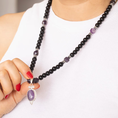 Colgante de león de latón, collar de macramé con cuentas de piedra de lava y ónix negro natural