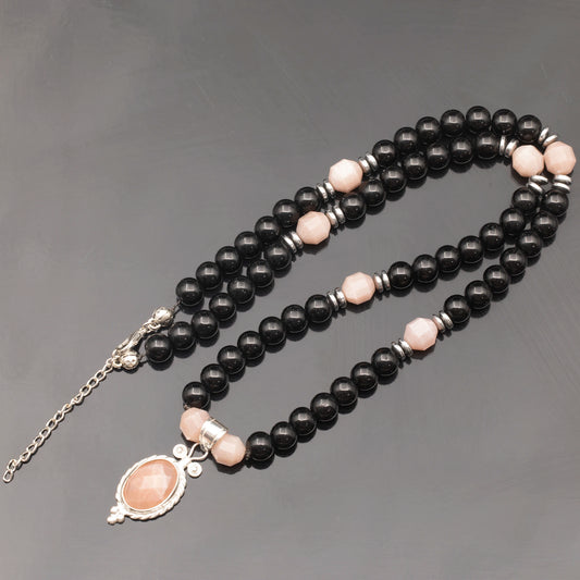 Colgante de león de latón, collar de macramé con cuentas de piedra de lava y ónix negro natural