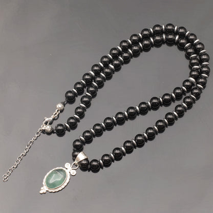 Colgante de león de latón, collar de macramé con cuentas de piedra de lava y ónix negro natural