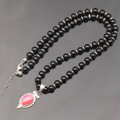 Colgante de león de latón, collar de macramé con cuentas de piedra de lava y ónix negro natural
