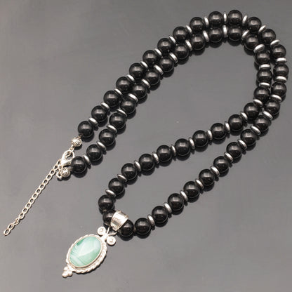Colgante de león de latón, collar de macramé con cuentas de piedra de lava y ónix negro natural