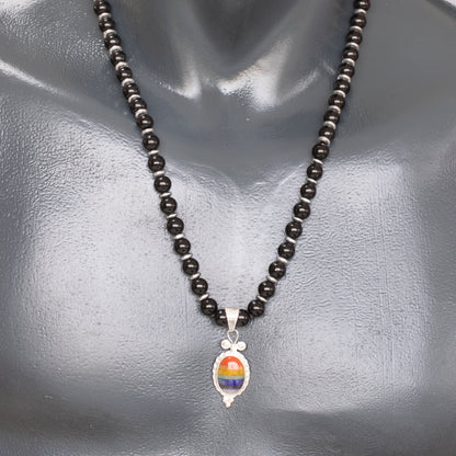 Löwenanhänger aus Messing, Makramee-Halskette mit natürlichen schwarzen Onyx- und Lavasteinperlen