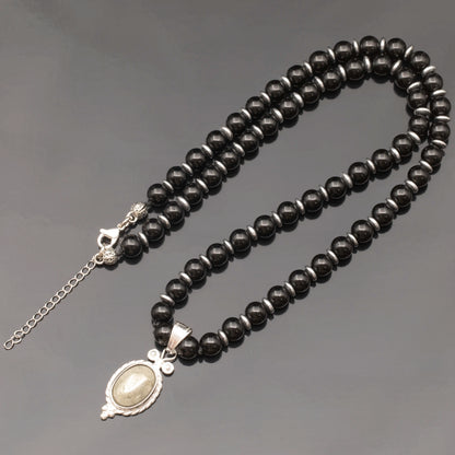 Colgante de león de latón, collar de macramé con cuentas de piedra de lava y ónix negro natural