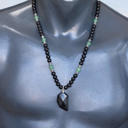 Colgante de león de latón, collar de macramé con cuentas de piedra de lava y ónix negro natural