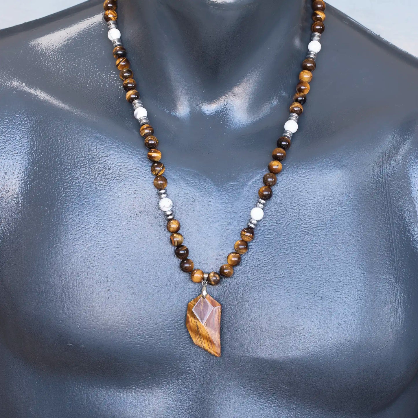 Löwenanhänger aus Messing, Makramee-Halskette mit natürlichen schwarzen Onyx- und Lavasteinperlen