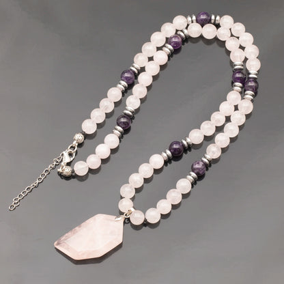 Colgante de león de latón, collar de macramé con cuentas de piedra de lava y ónix negro natural