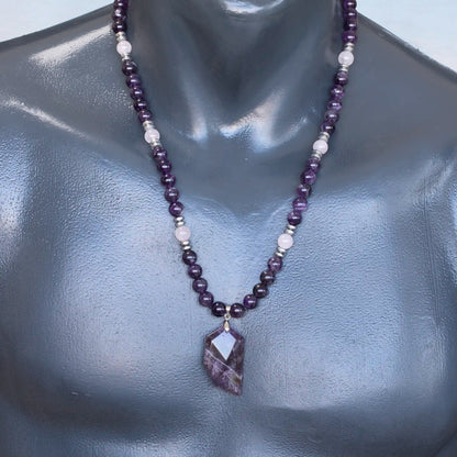 Colgante de león de latón, collar de macramé con cuentas de piedra de lava y ónix negro natural