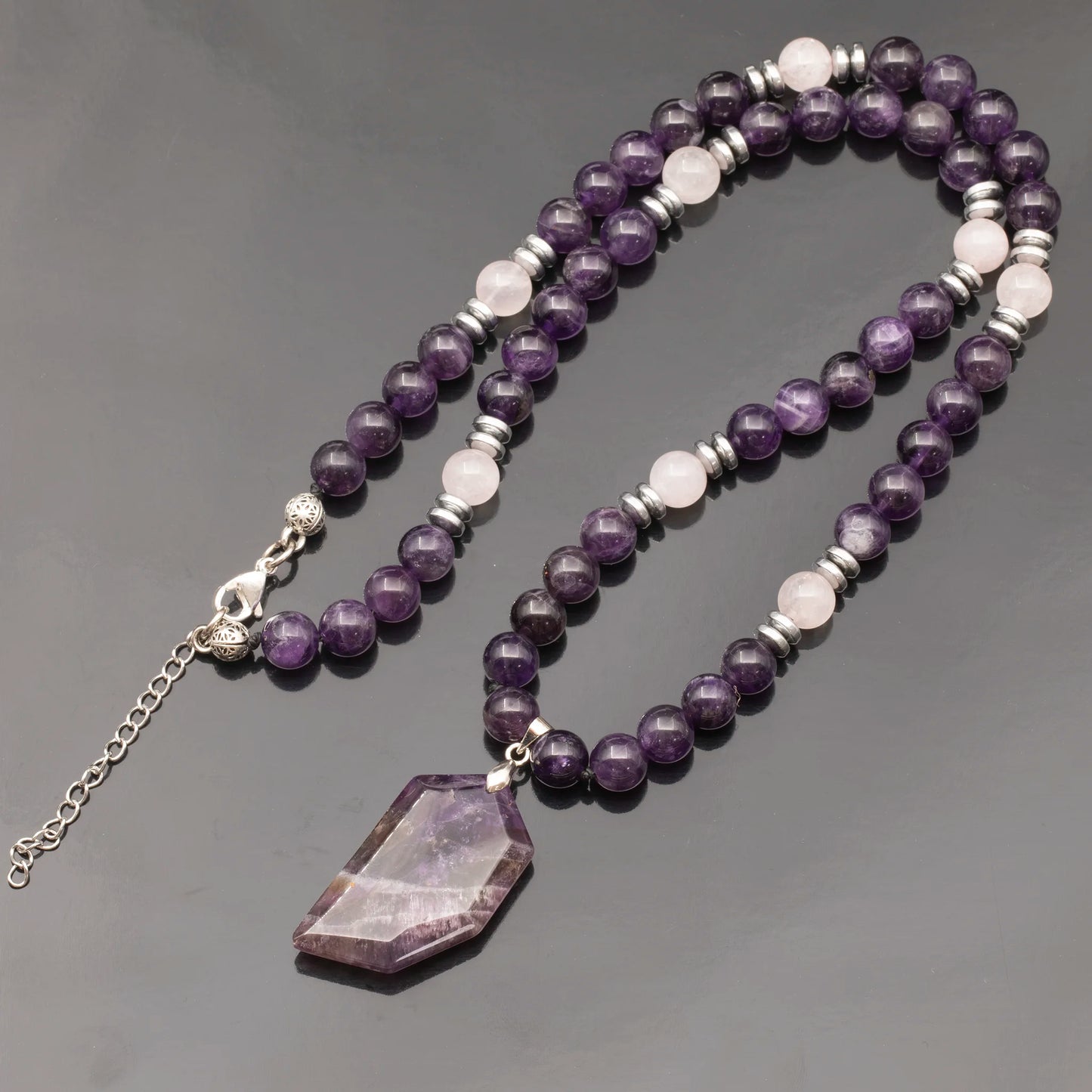 Colgante de león de latón, collar de macramé con cuentas de piedra de lava y ónix negro natural